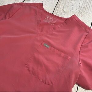 Figs Women's V-Neck Scrub Top in Pink XXL
